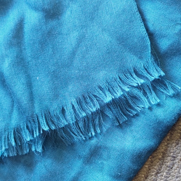 Gucci blue scarf - Picture 12 of 16
